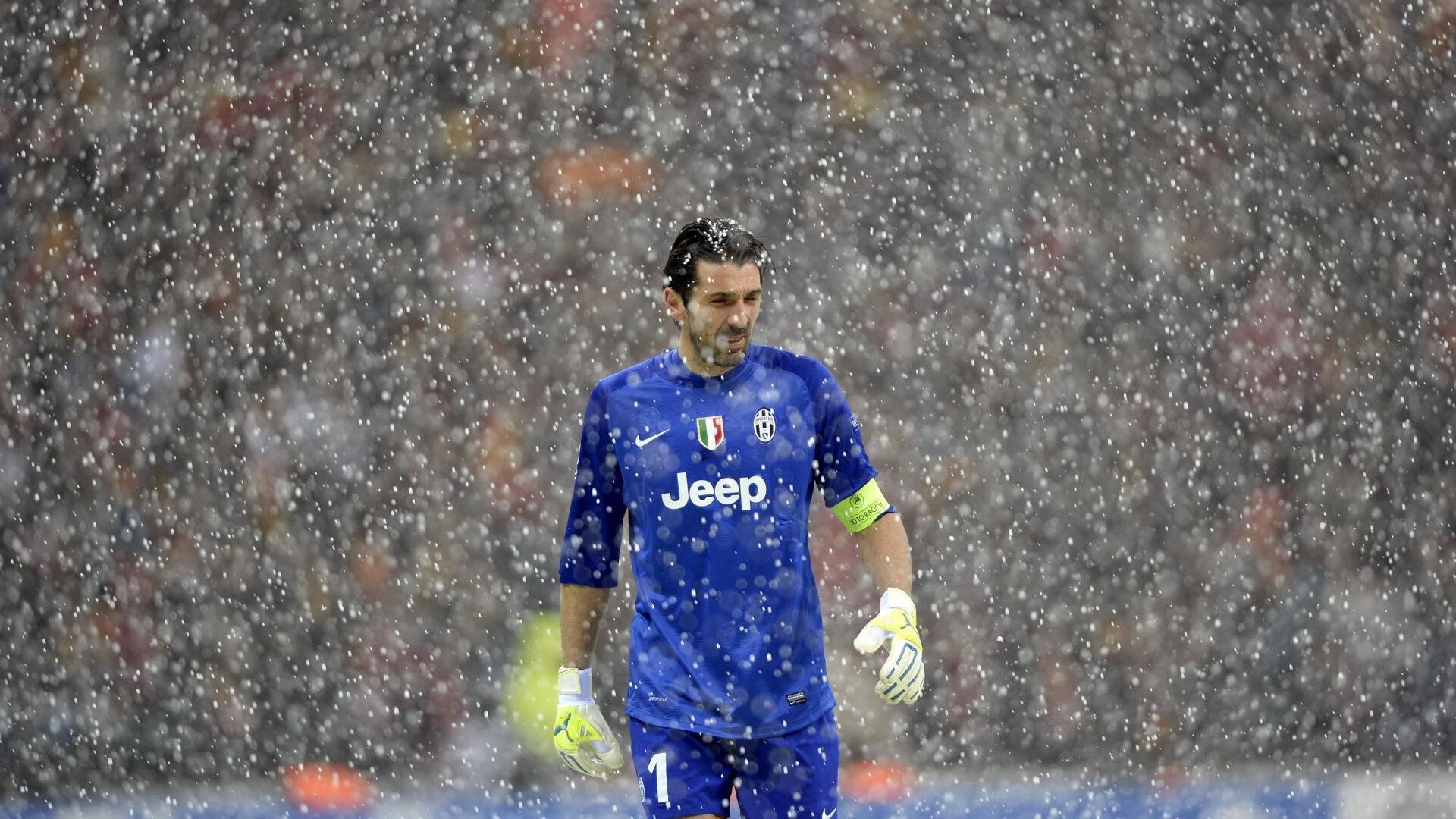 _亲子同场：家庭成员参与网球运动的趣味故事_，关于网球的小故事